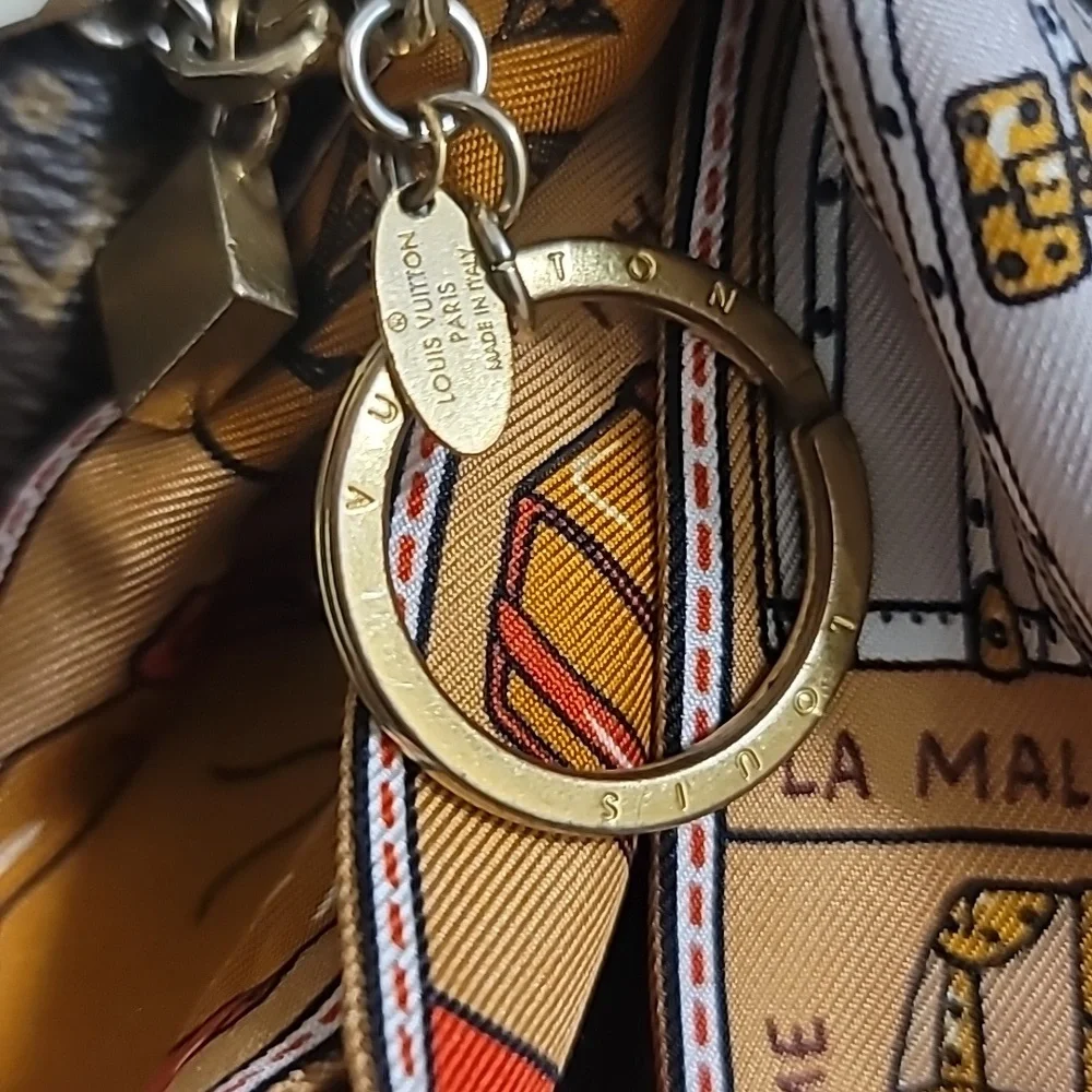 🌺Louis Vuitton Malletage Flower Key Holder and Bag Charm🌺